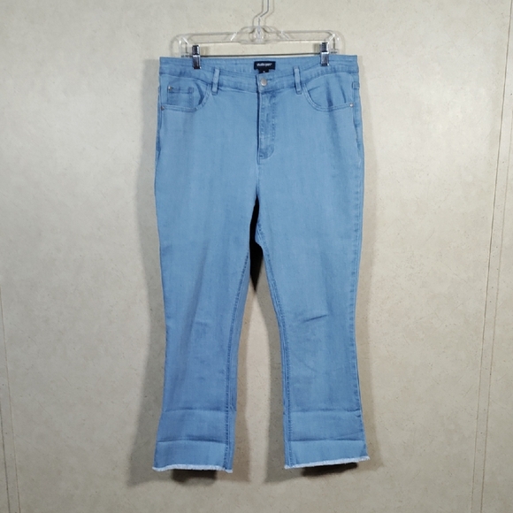 09149 Studio Park light wash cropped stretch jeans 14 - Picture 1 of 10